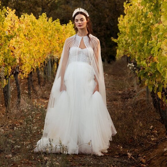 Gorgeous Wedding Dress - Emma & Grace and Catherine Deane - Picture 1 of 9